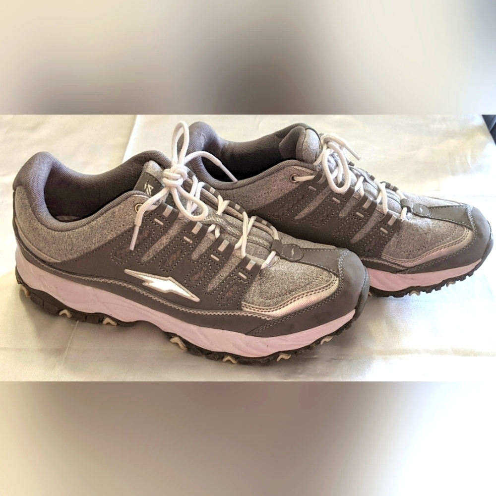 AVIA Women's Silver Gray White Athletic Running Sneakers Trainers Shoes Size 11